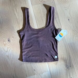 Vuori Women's Plum Crop Top